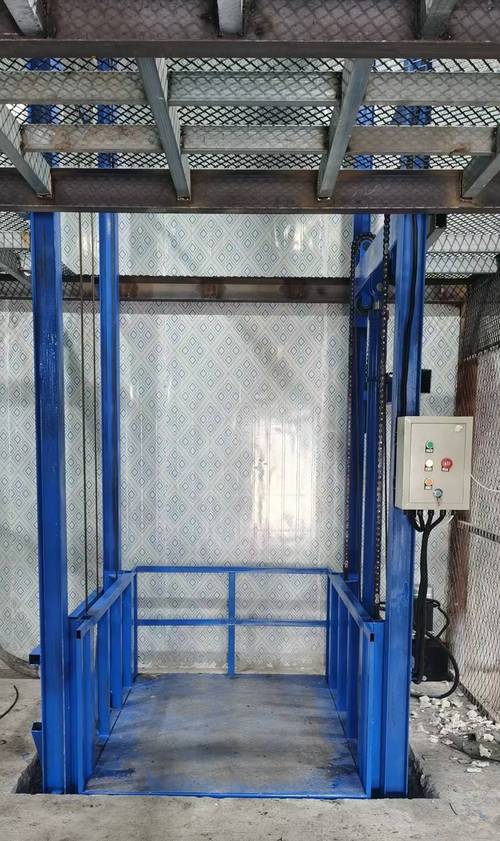農(nóng)村貨運(yùn)電梯農(nóng)村貨運(yùn)電梯圖片大全