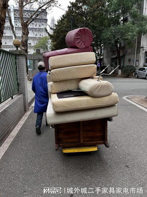 丟垃圾貨運(yùn)丟棄大件垃圾